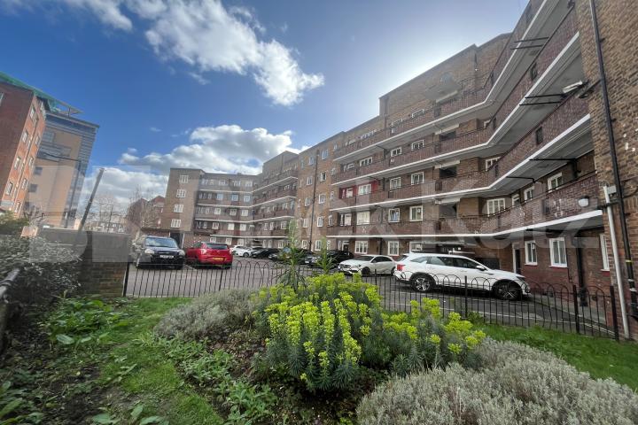 Generous apartment in Tabard Gardens over looking The Shard  Newcomen Street, London Bridge