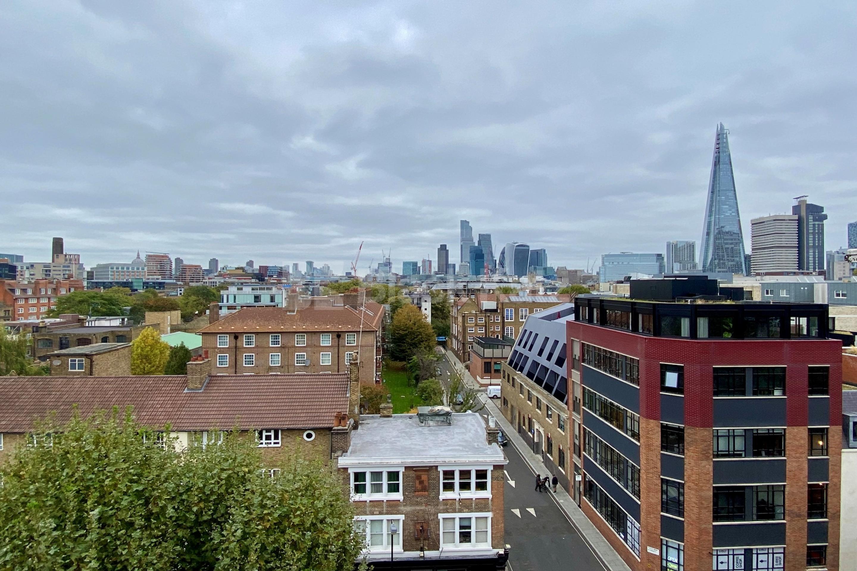 Superbly located with stunning views of the cityscape  Great Suffolk Street , Borough SE1