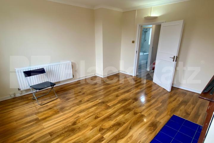 			2 Bedroom, 1 bath, 1 reception Apartment			 Tabard Street, London Bridge