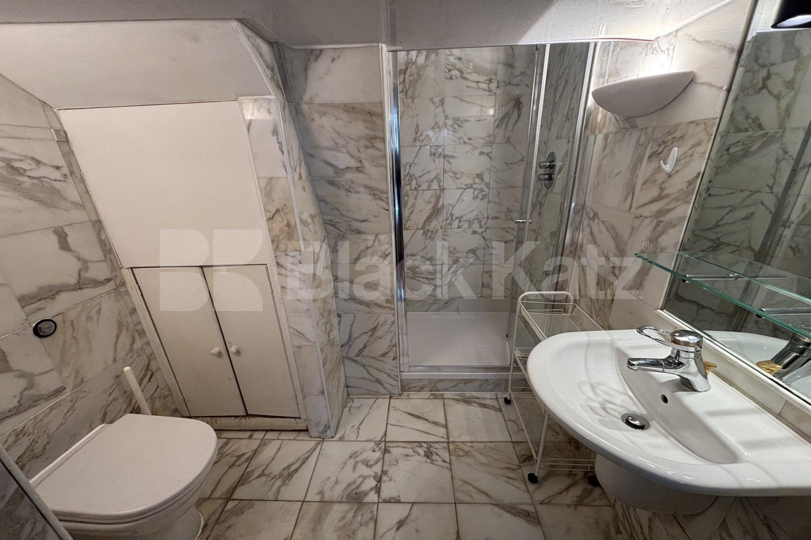 Superbly located, two bathrooms, generous period conversion  Union Street, London Bridge