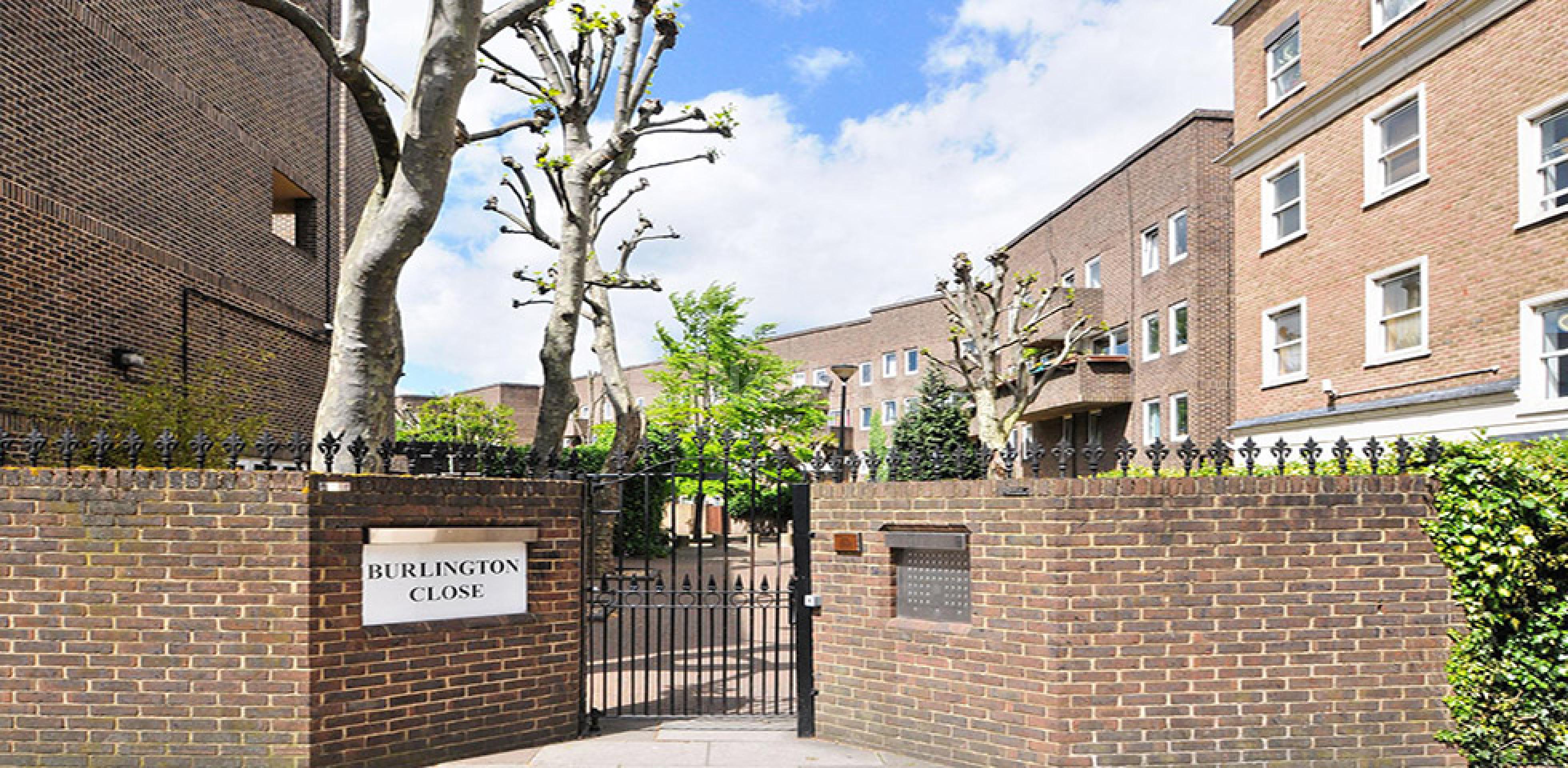 			SPACIOUS 3 BED WITH GARDEN!, 3 Bedroom, 1 bath, 1 reception Flat			 Burlington Close , Westbourne Park - Maida Vale W9