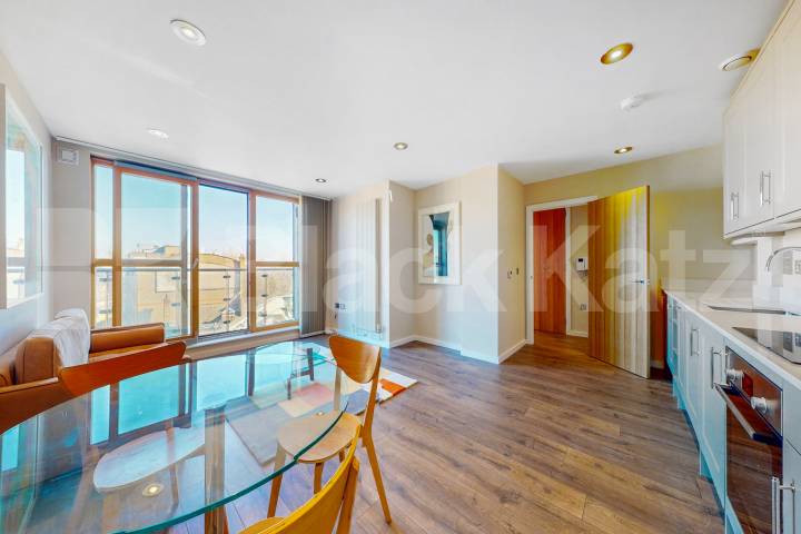 Stylish dual aspect apartment with three balconies & communal roof terrace Boulevard Mansions, Borough Road, Borough