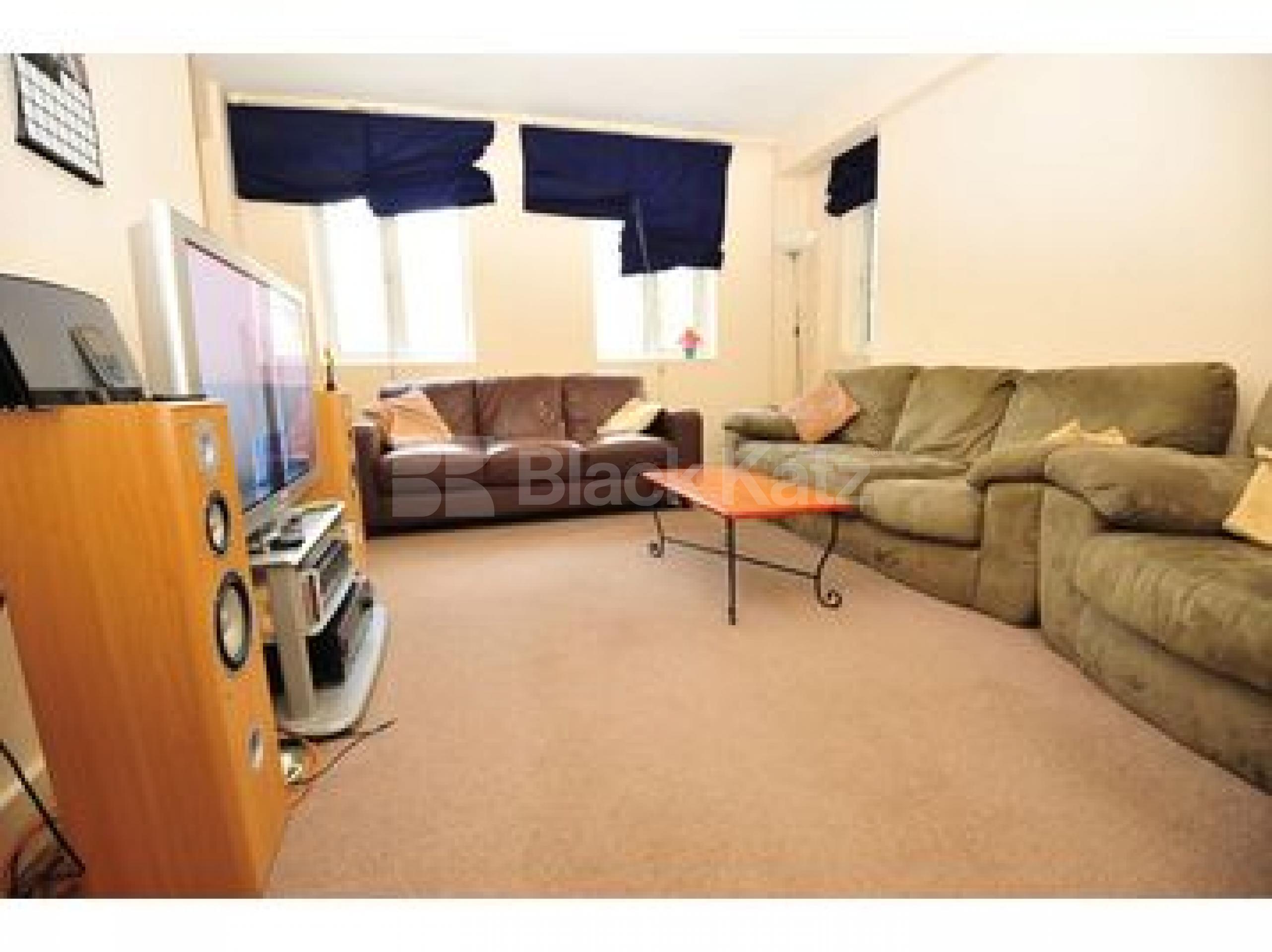 			3 Bedroom, 1 bath, 1 reception Flat			 Waverley Grove, Finchley Central N3