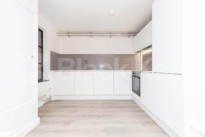 819sqft studio located within a warehouse conversion Springfield House lofts - Tyssen Street, Dalston