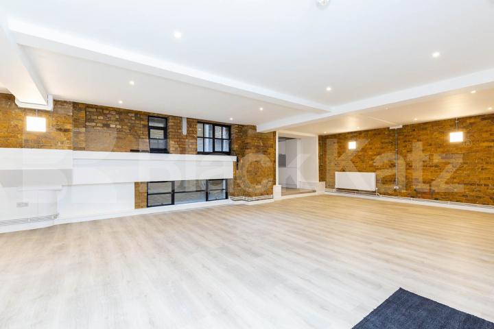 819sqft studio located within a warehouse conversion Springfield House lofts - Tyssen Street, Dalston