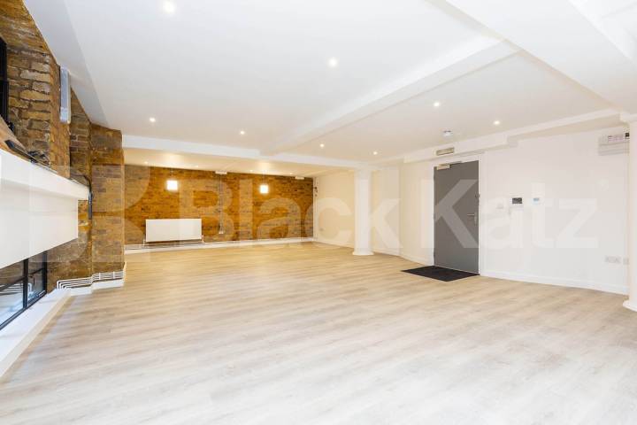 819sqft studio located within a warehouse conversion Springfield House lofts - Tyssen Street, Dalston