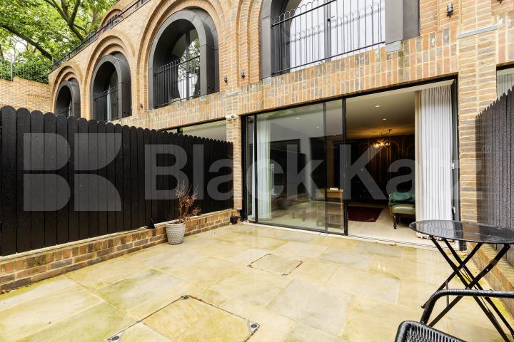 Stunning 3 bed 2 bath house split over 3 floors with a patio area.  Arco Walk, Highgate Road, Kentish Town
