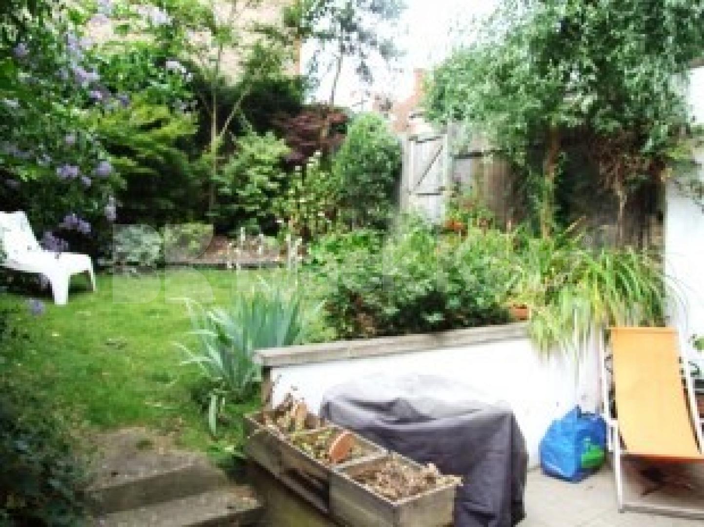 			4 Bedroom, 1 bath, 1 reception Terraced House			 Archway Road, HIGHGATE