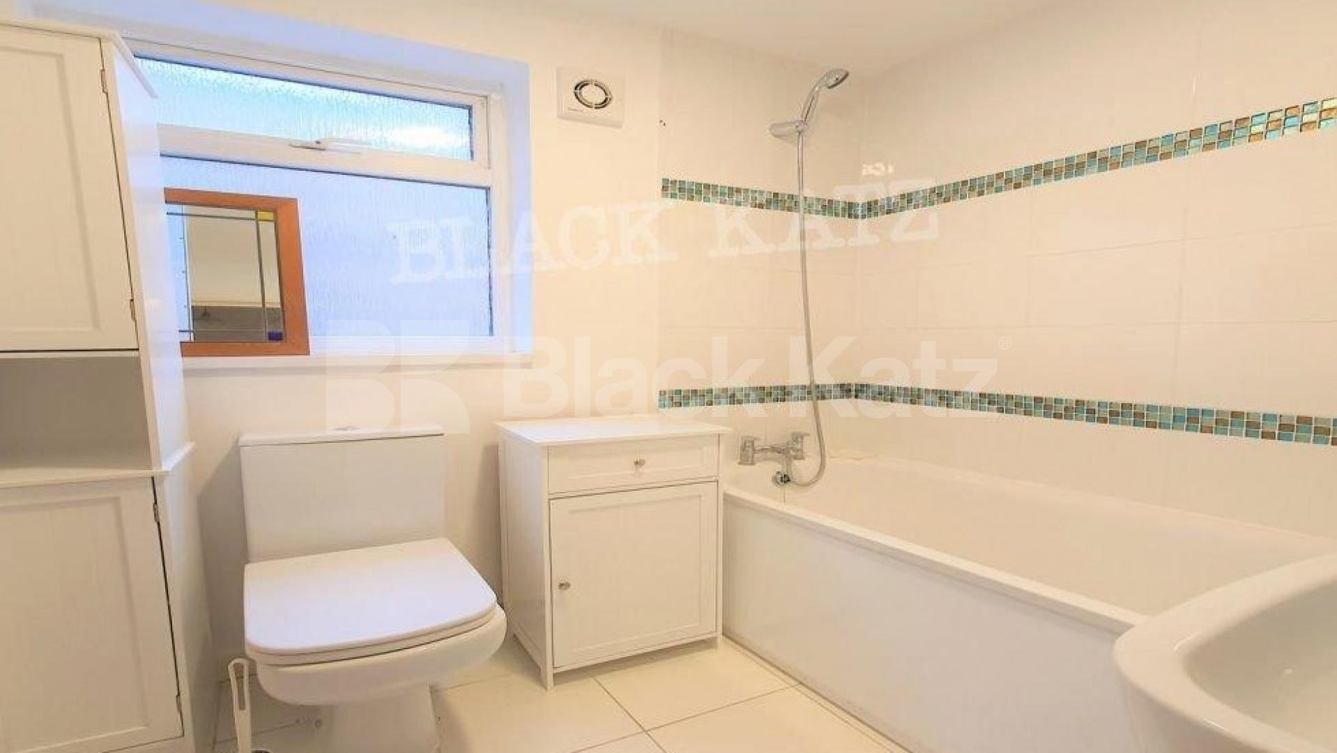 			New Instrction, 1 Bedroom, 1 bath, 1 reception Flat			 Kilburn Lane, QUEENS PARK W10