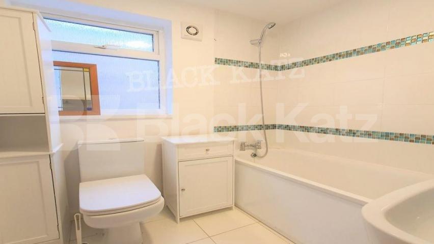 			New Instrction, 1 Bedroom, 1 bath, 1 reception Flat			 Kilburn Lane, QUEENS PARK W10