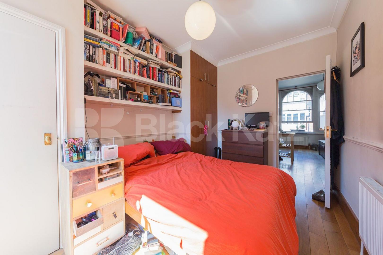 Located in the heart of Crouch End close to an array of amenities Broadway Parade, Crouch End