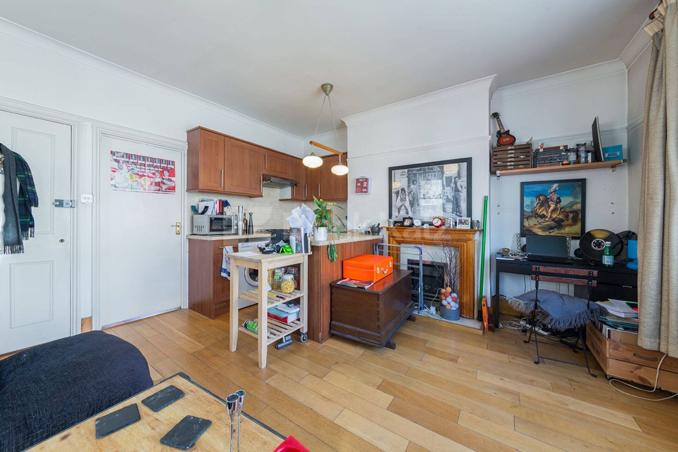 Located in the heart of Crouch End close to an array of amenities Broadway Parade, Crouch End N8