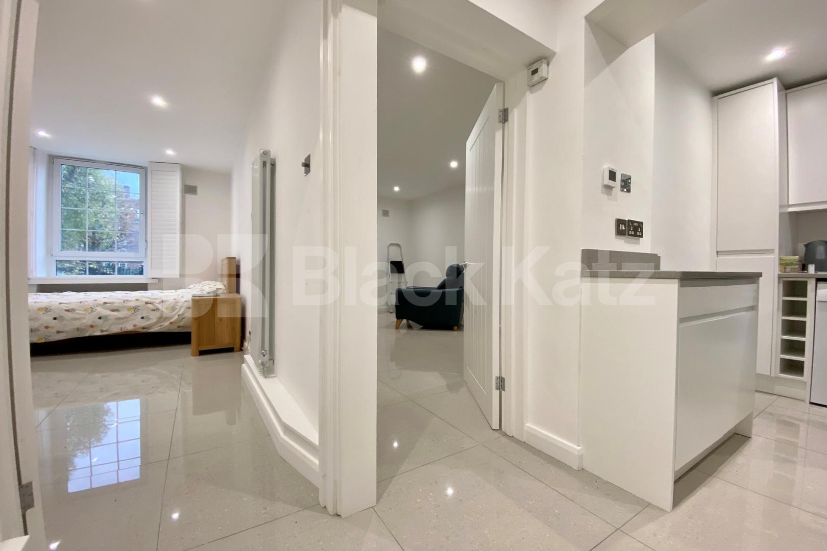 Superbly Located stylish apartment  Tabard Street, London Bridge