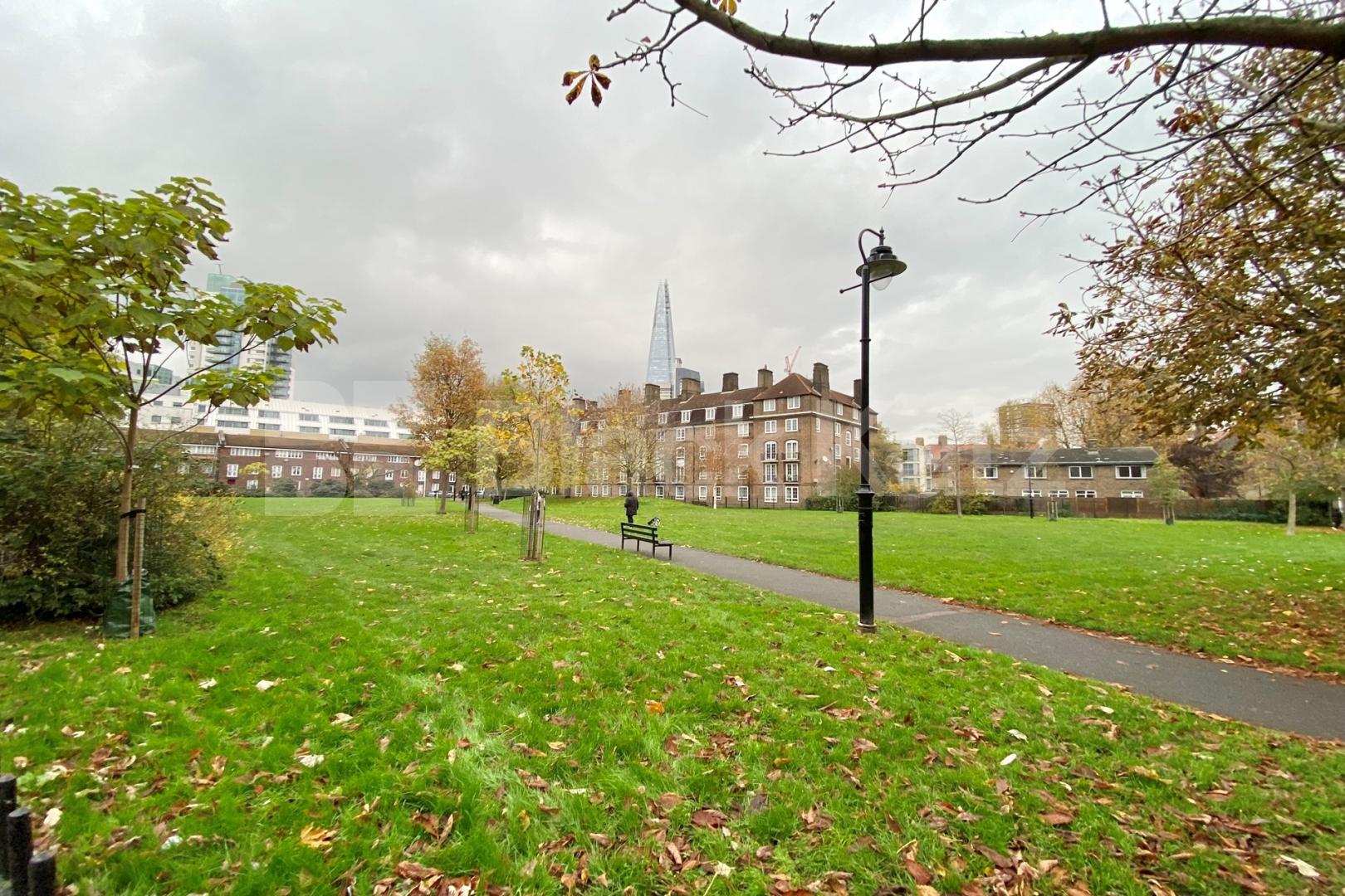 Superbly Located Two Double Bedroomed Apartment By Tabard Gardens Tabard street, London Bridge