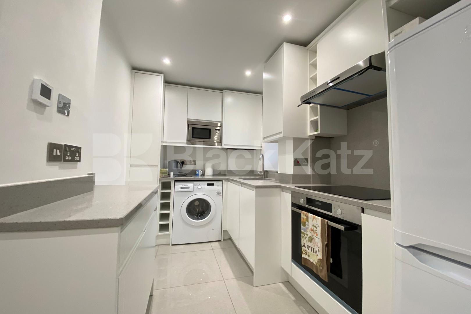 Superbly Located stylish apartment  Tabard Street, London Bridge