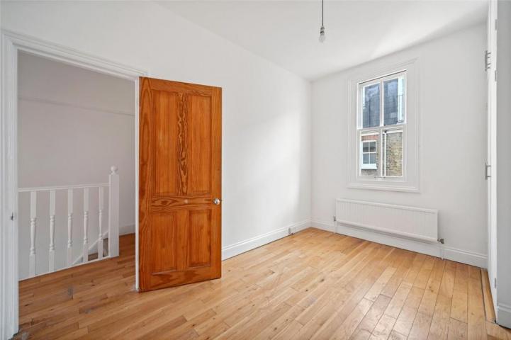 Modern House in Central Location Dewsbury Road, Dollis Hill