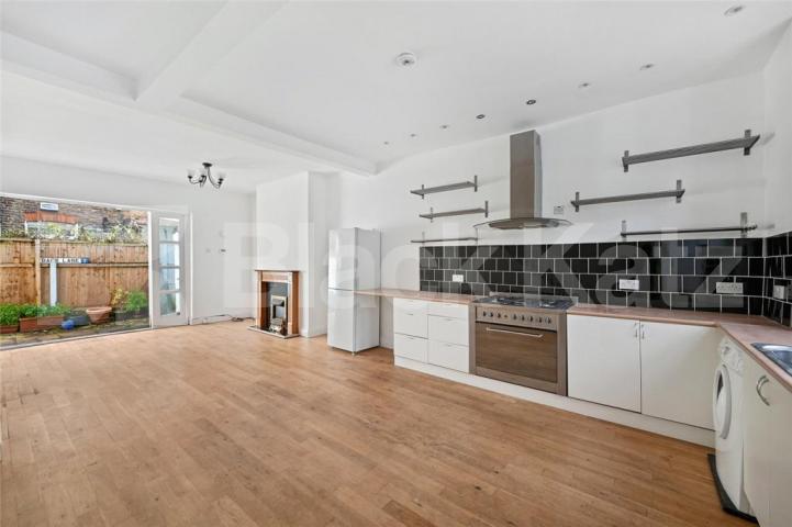 Family Home with Private Garden Galloway Road , Shepherds Bush