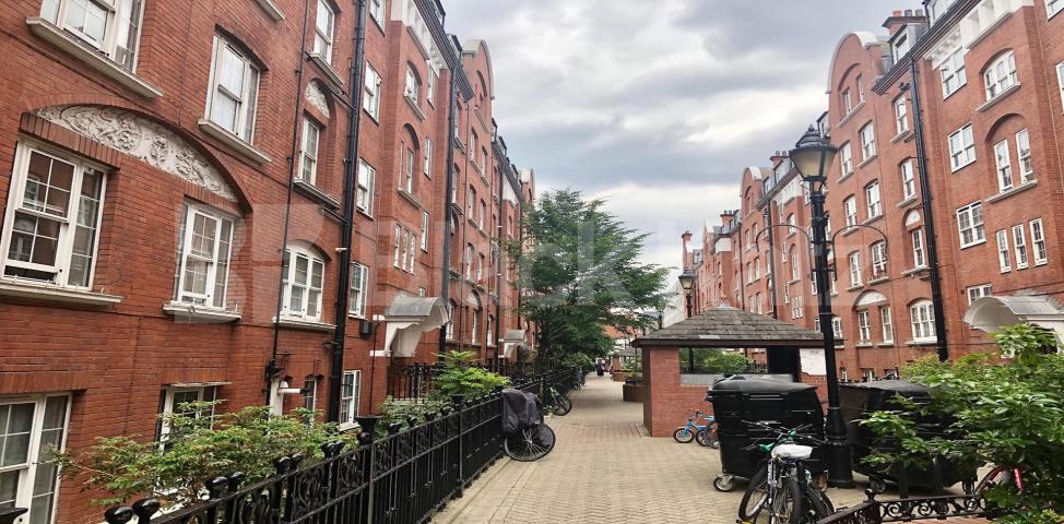 			LET , 2 Bedroom, 1 bath, 1 reception Apartment			 Page Street, St. James Park/Westminster 
