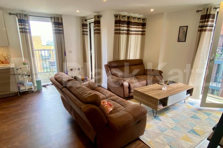 Flooded with natural light & boasting size, quality & location Royal Victoria Gardens Whitling Way, Surrey Quays