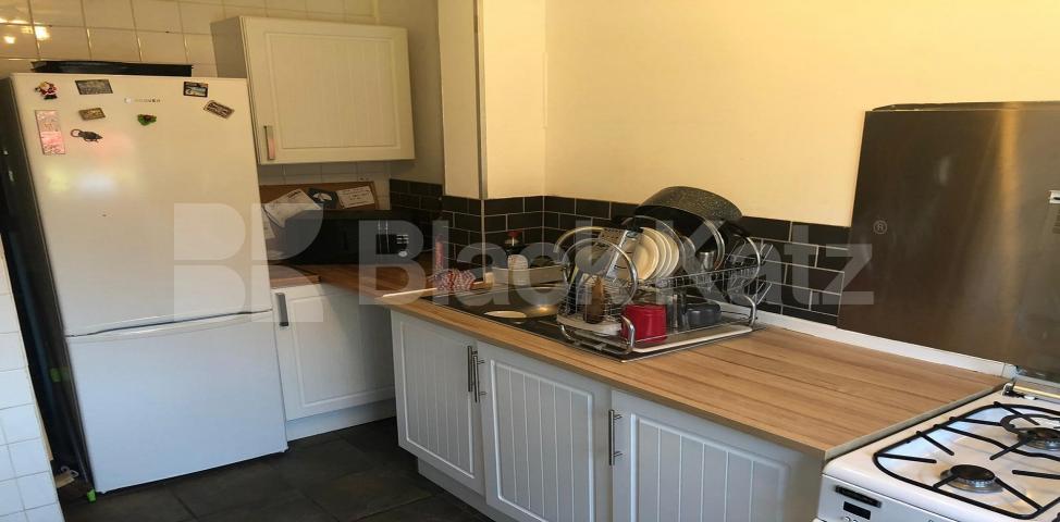 			UNDER OFFER , 2 Bedroom, 1 bath, 1 reception Ground Floor Maisonette			 Phelp Street, Kennington / Elephant and Castle 