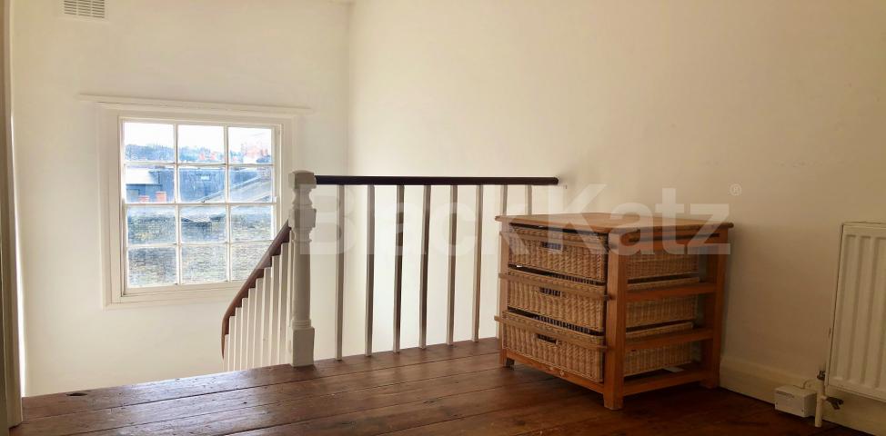 			UNDER OFFER , 1 Bedroom, 1 bath, 1 reception Apartment			 Coldharbour Lane, Camberwell