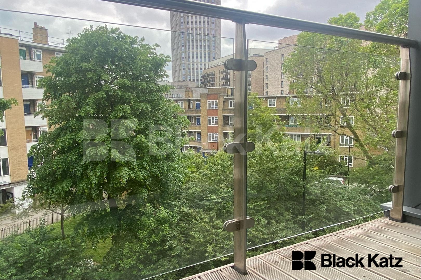 Flooded with natural light, modern & fantastic location  Webber Street, London bridge/Southwark/Borough borders.