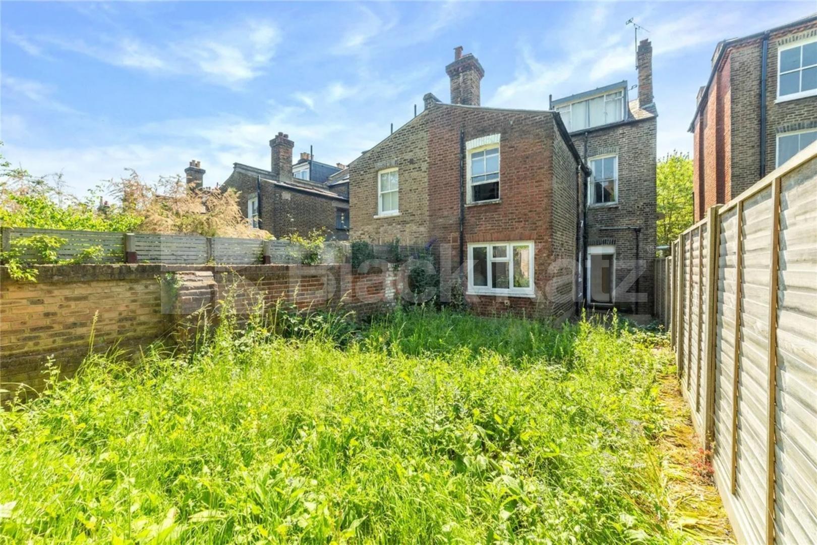 Spacious 3 bedroom garden property located new Archway tube station Fairbridge Road, Archway