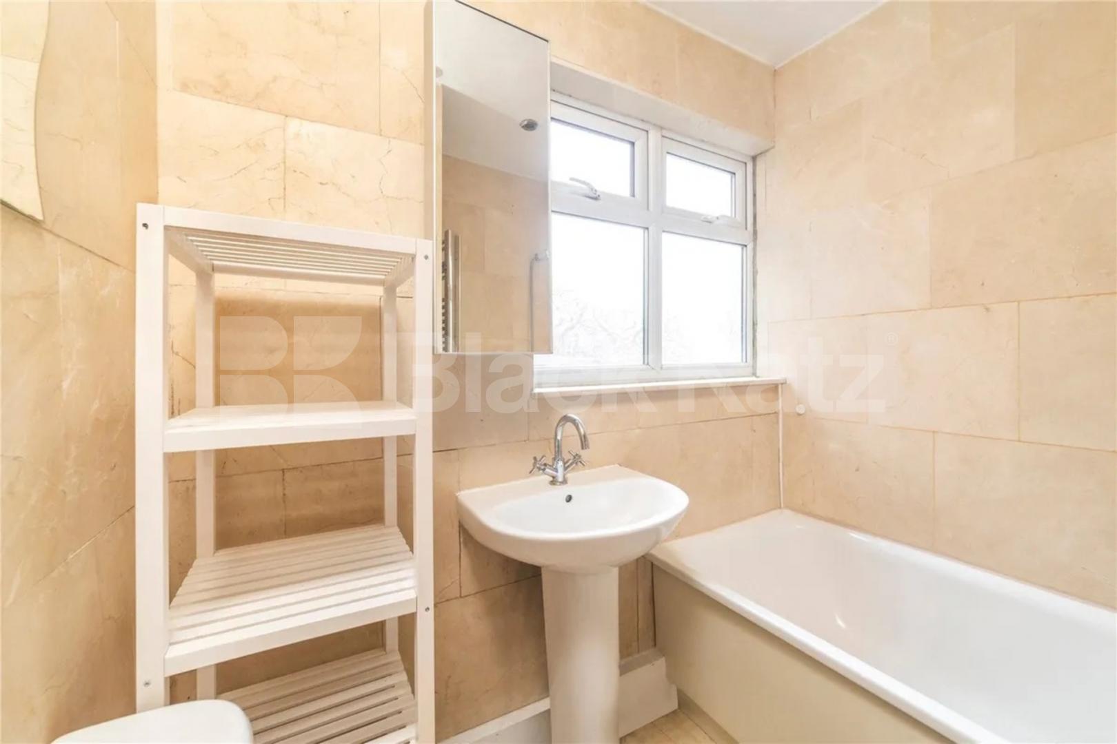 Spacious 3 bedroom garden property located new Archway tube station Fairbridge Road, Archway