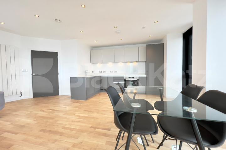 Stylish & contemporary & boasting 830 Sq. Ft. of living & entertaining space The Ceramic Building - Newington Causeway , Borough