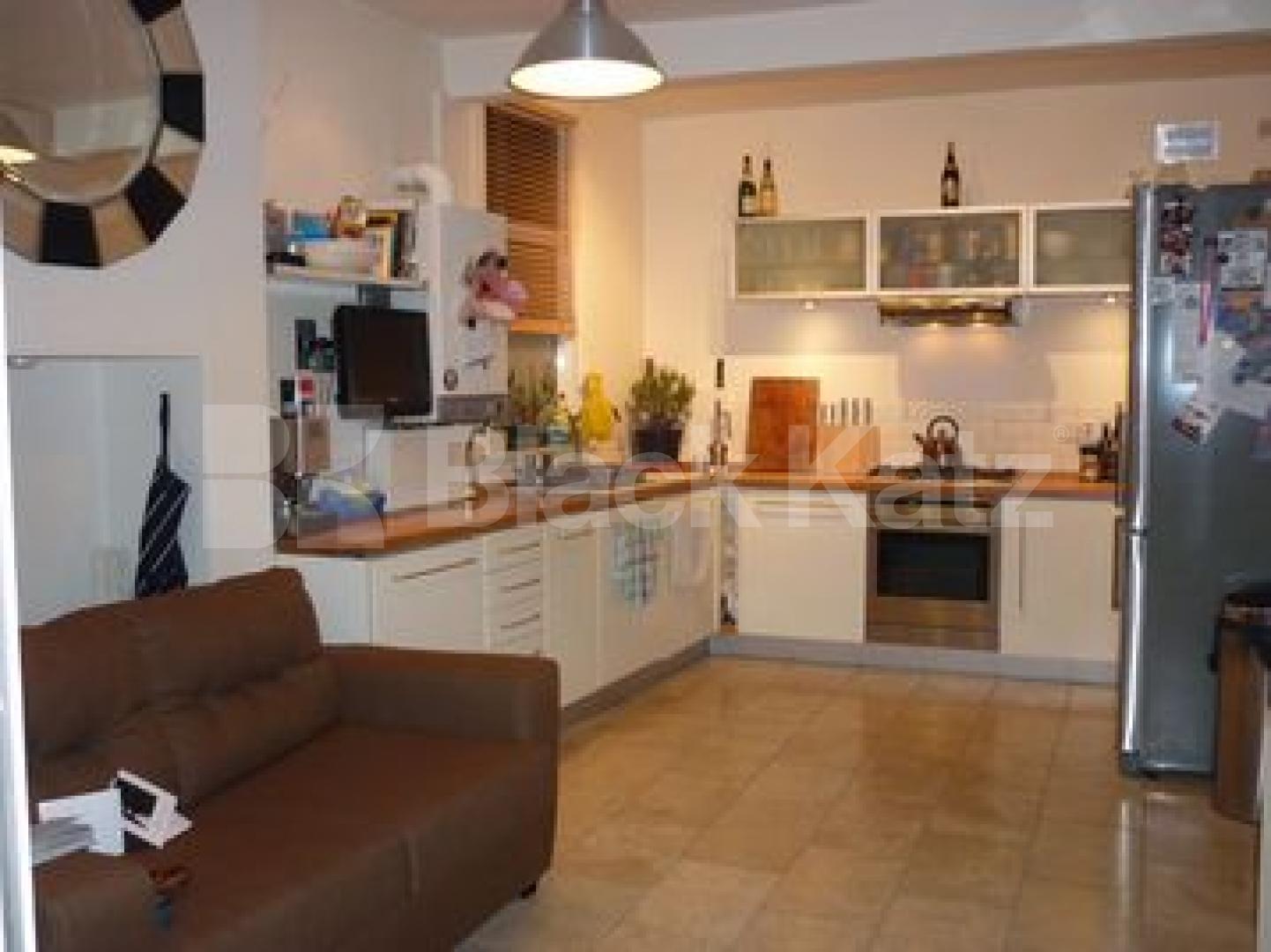 			2 Bedroom, 1 bath, 1 reception Ground Floor Flat			 Rathcoole Gardens, Crouch End