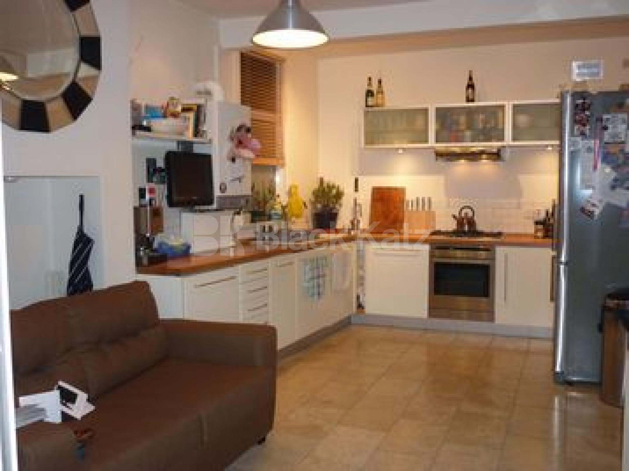 			2 Bedroom, 1 bath, 1 reception Ground Floor Flat			 Rathcoole Gardens, Crouch End N8