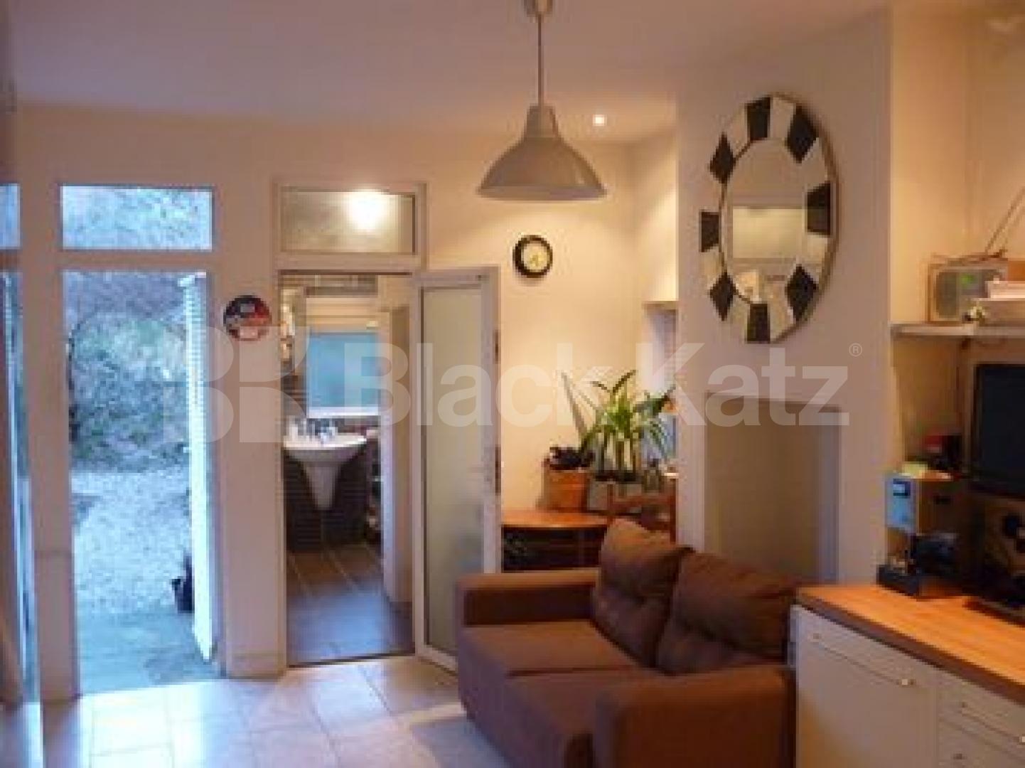 			2 Bedroom, 1 bath, 1 reception Ground Floor Flat			 Rathcoole Gardens, Crouch End