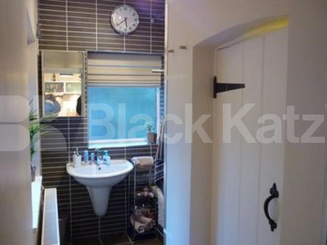 			2 Bedroom, 1 bath, 1 reception Ground Floor Flat			 Rathcoole Gardens, Crouch End