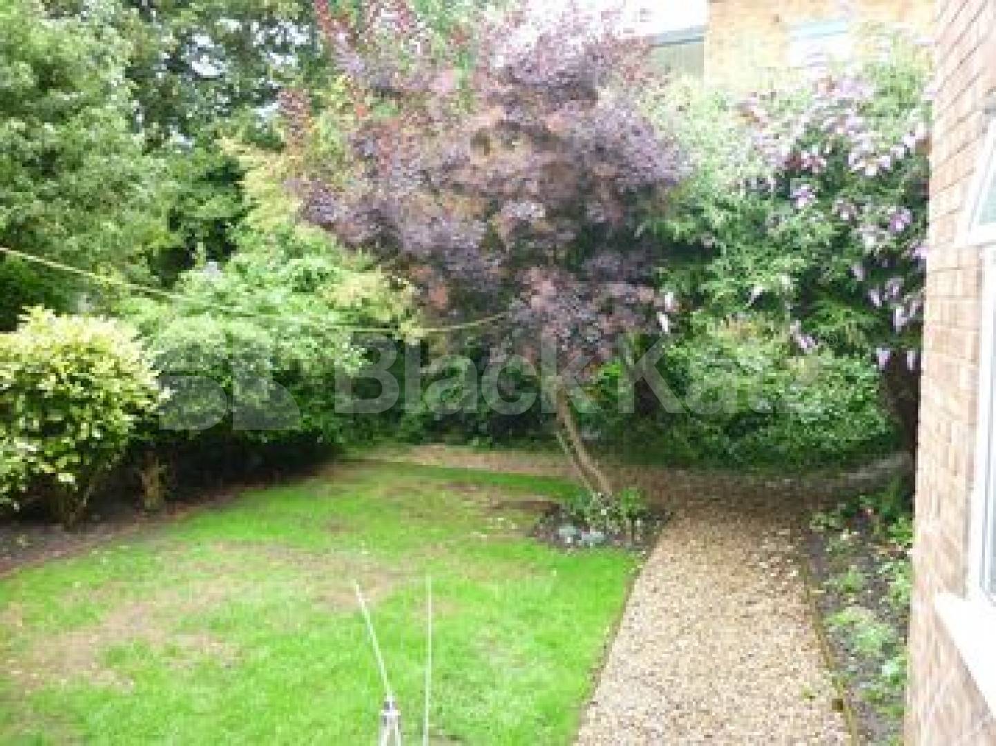 			2 Bedroom, 1 bath, 1 reception Ground Floor Flat			 Rathcoole Gardens, Crouch End