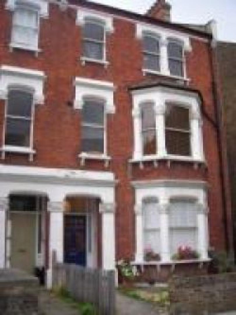 			2 Bedroom, 1 bath, 1 reception Flat			 Saltram Crescent, MAIDA VALE
