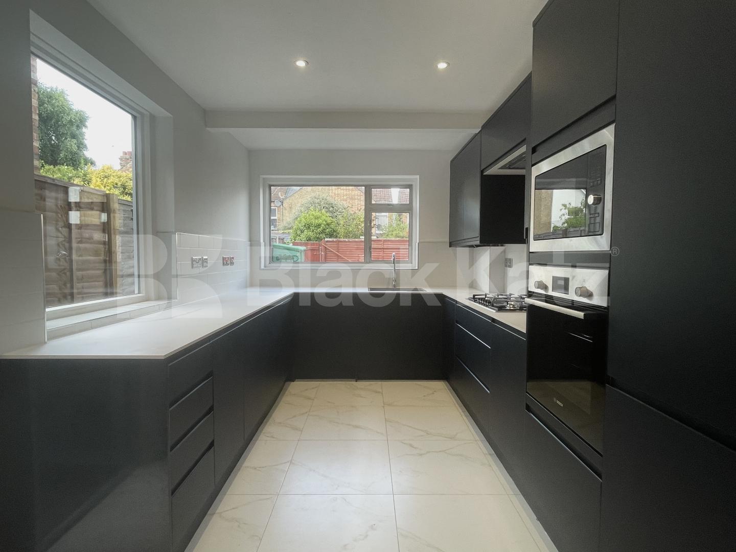 Fantastic newly refurbished 3 bed with garden mins to shops and tube to Euston Bruce Grove, Watford