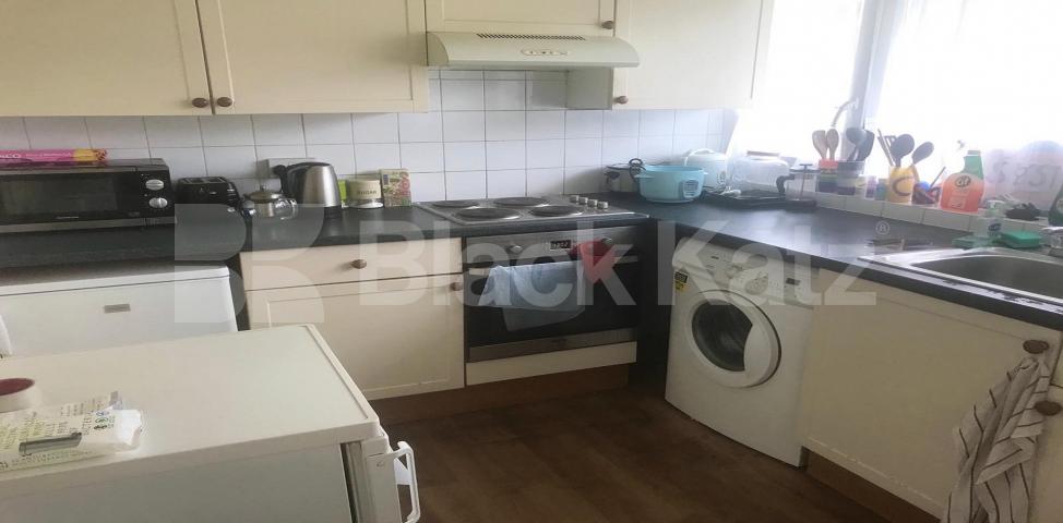 			LET , 3 Bedroom, 1 bath, 1 reception Apartment			 St. Georges Road , Lambeth North / Southwark 