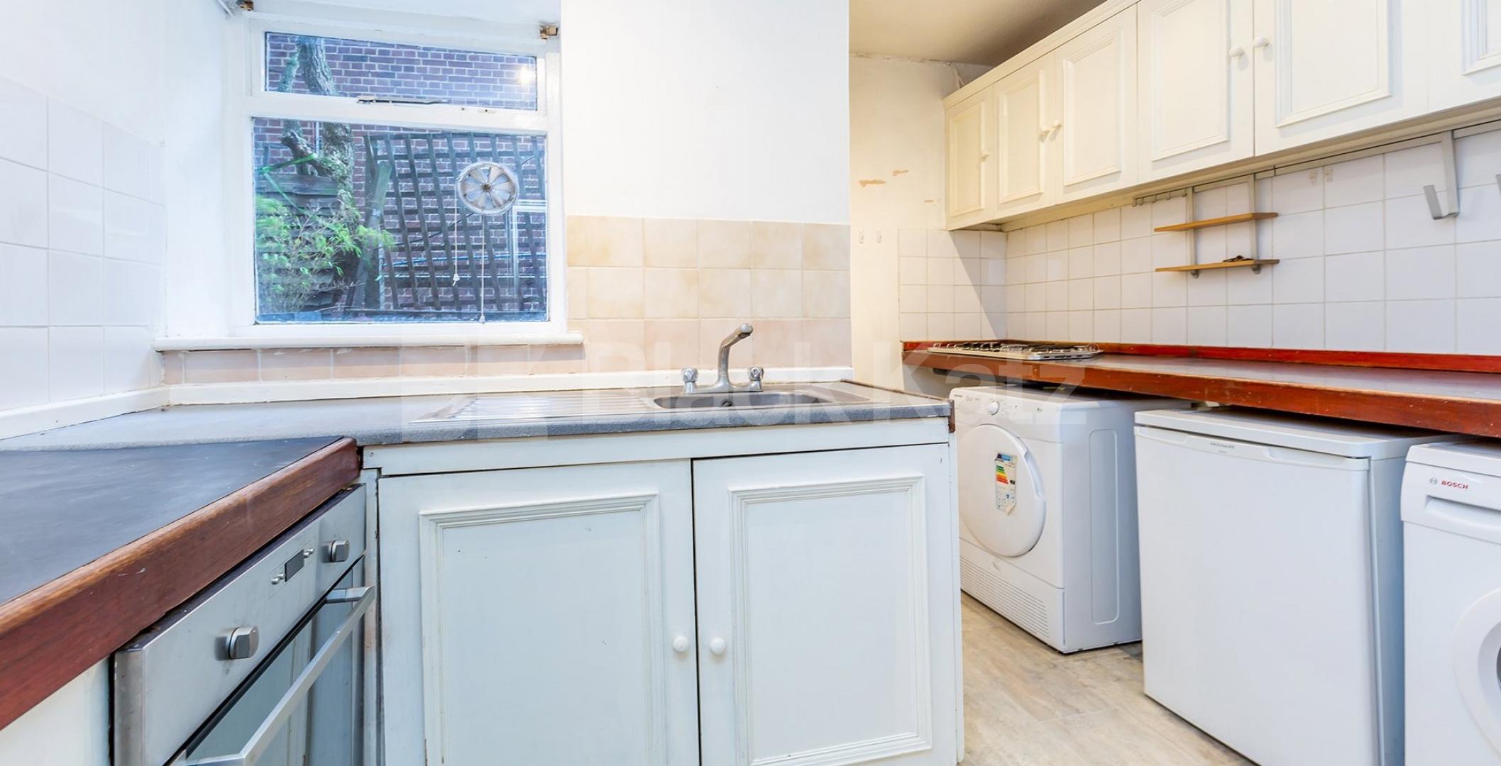 			SPACIOUS GARDEN FLAT!, 2 Bedroom, 1 bath, 1 reception Flat			 Stock Orchard Crescent, CALEDONIAN ROAD 