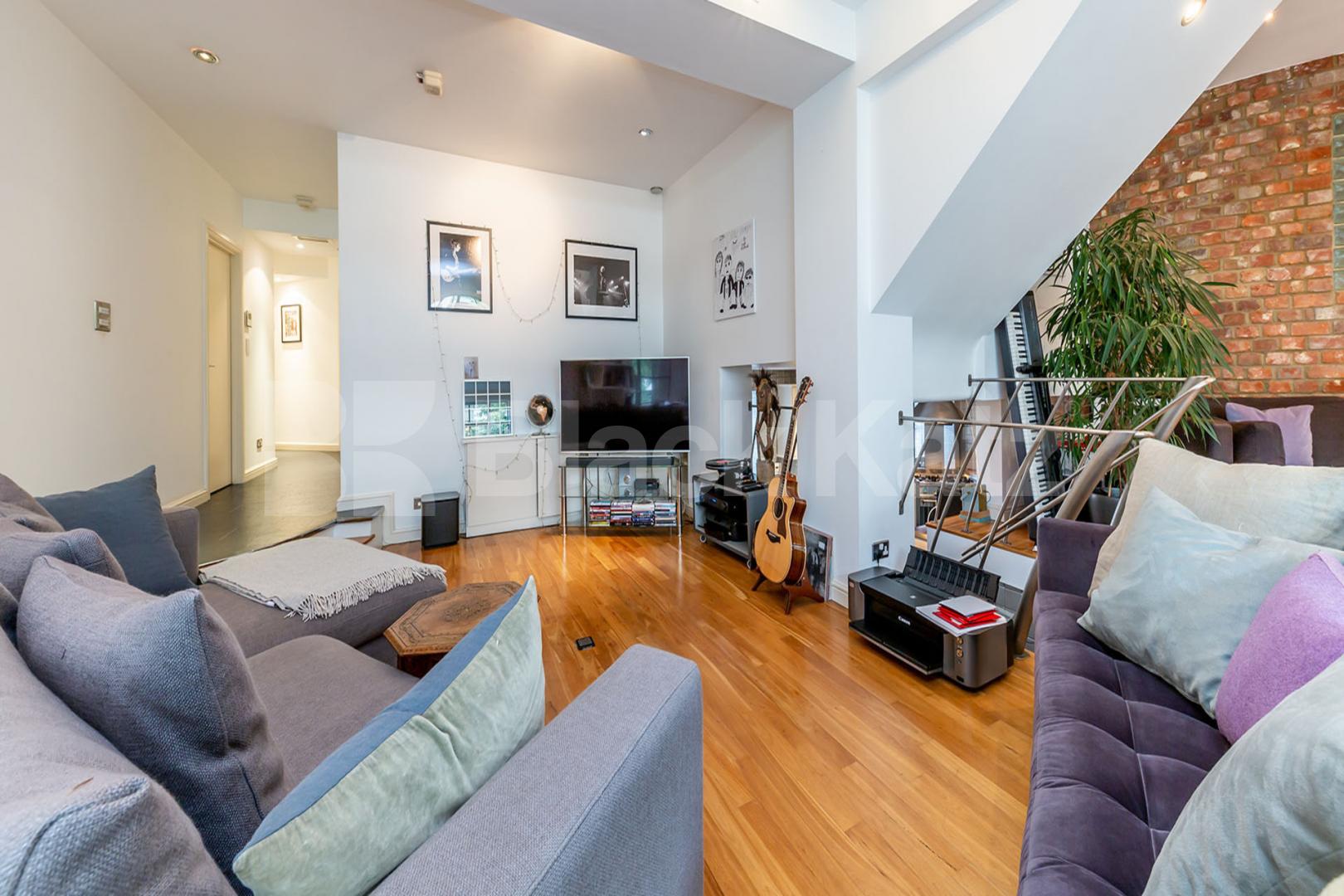  Iconic Paramount warehouse conversion located a few minutes to Farringdon  St John Street, Clerkenwell - Farringdon - Barbican 