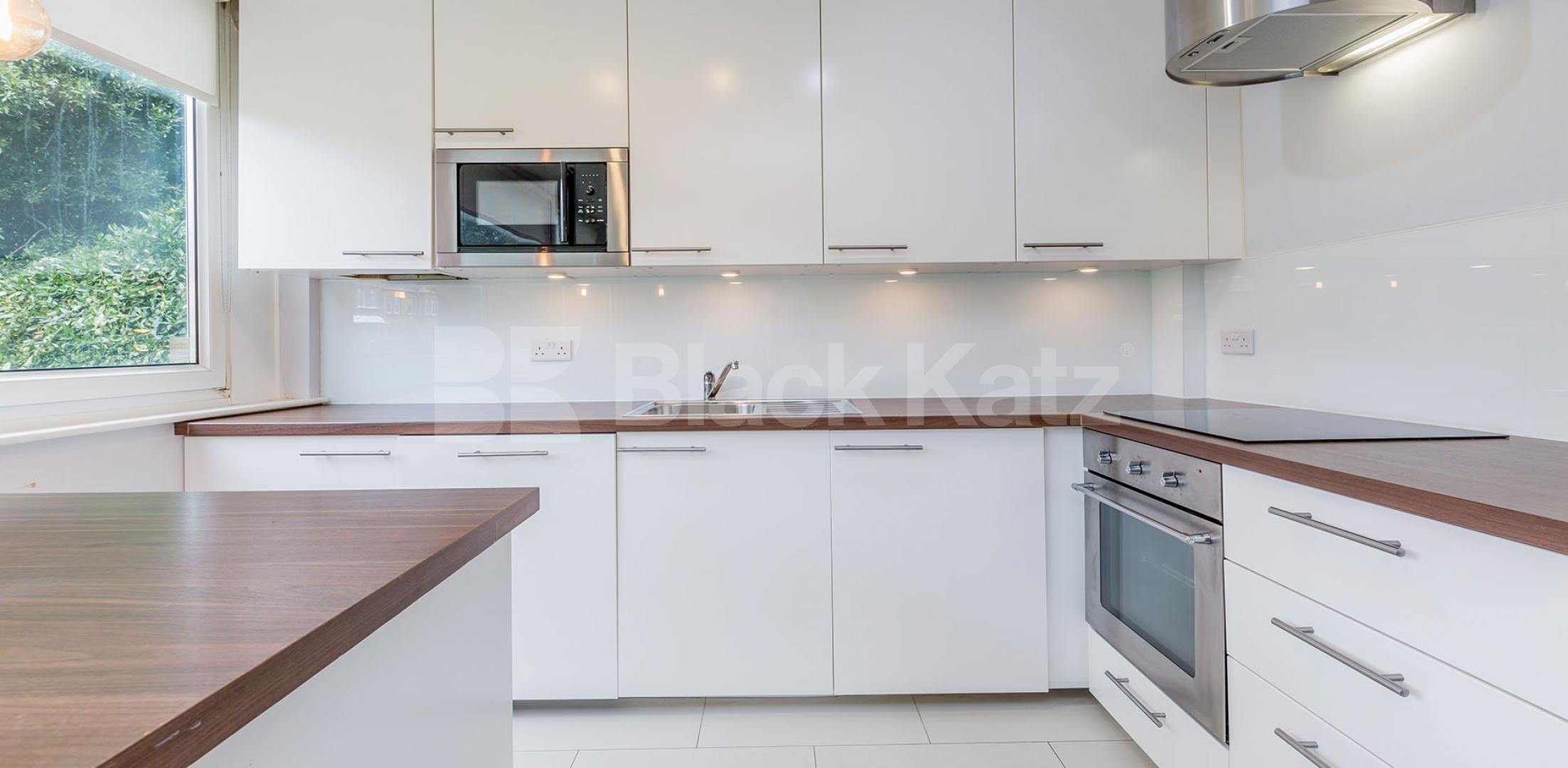 			NEW, 2 Bedroom, 1 bath, 1 reception Flat			 Mount View Road, FINSBURY PARK-STROUD GREEN