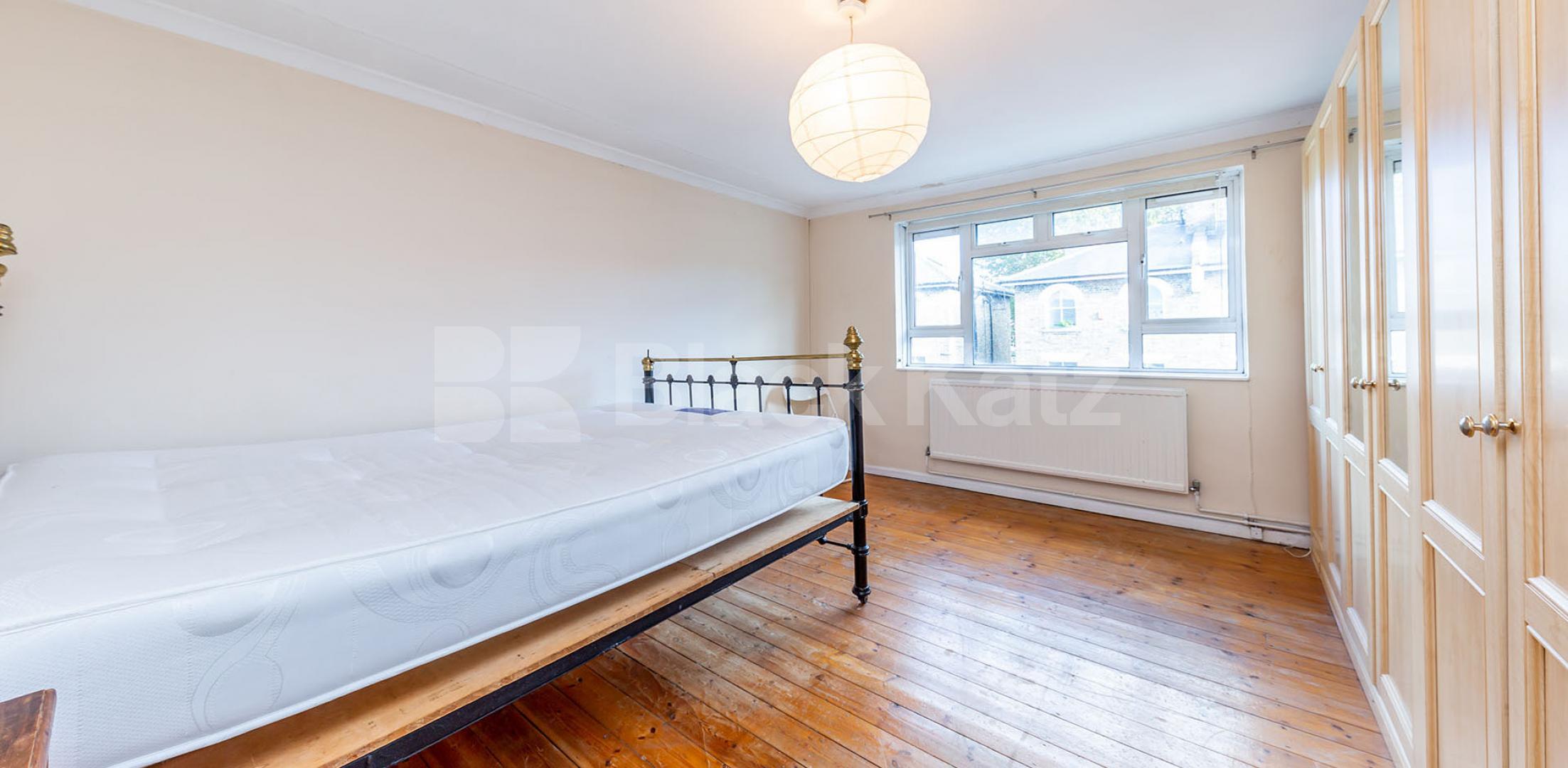 			1 Bedroom, 1 bath, 1 reception Flat			 Richmond Crescent , BARNSBURY