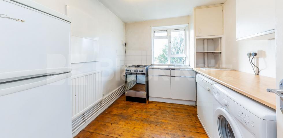 			1 Bedroom, 1 bath, 1 reception Flat			 Richmond Crescent , BARNSBURY