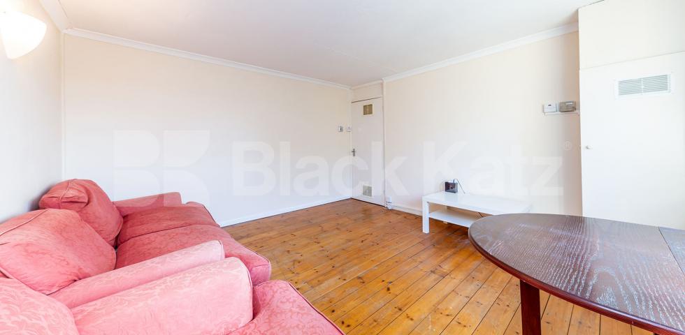 			1 Bedroom, 1 bath, 1 reception Flat			 Richmond Crescent , BARNSBURY