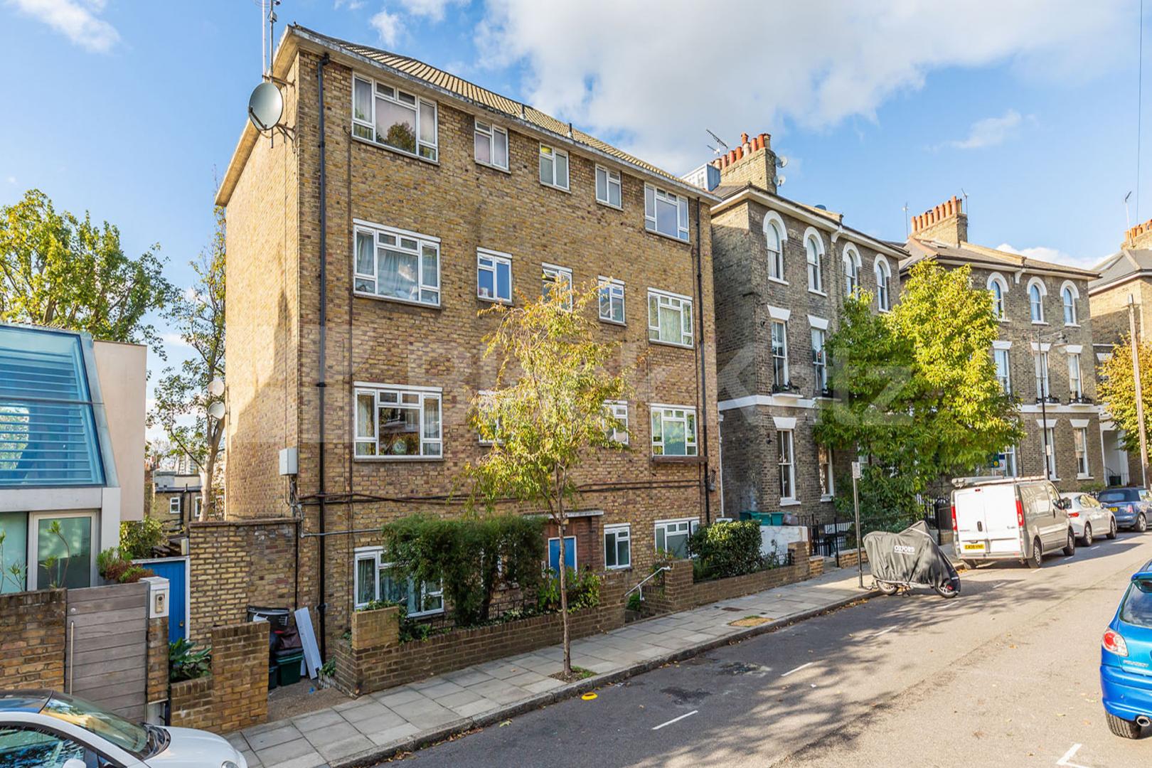 Refurbished 1 Bed Apartment N1 | Spacious Rooms & Modern Finish Richmond Crescent , Barnsbury