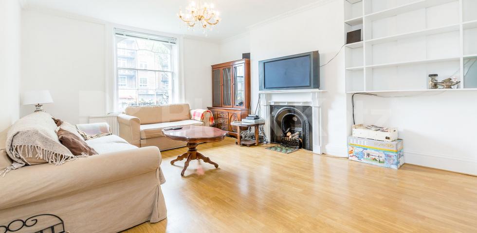 			2 BEDROOM MAISONNETTE WITH GARDEN! MUST SEE, 2 Bedroom, 1 bath, 1 reception Flat			 Barnsbury Road, BARNSBURY-ISLINGTON-ANGEL