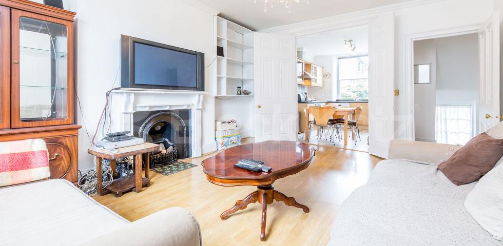 			2 BEDROOM MAISONNETTE WITH GARDEN! MUST SEE, 2 Bedroom, 1 bath, 1 reception Flat			 Barnsbury Road, BARNSBURY-ISLINGTON-ANGEL