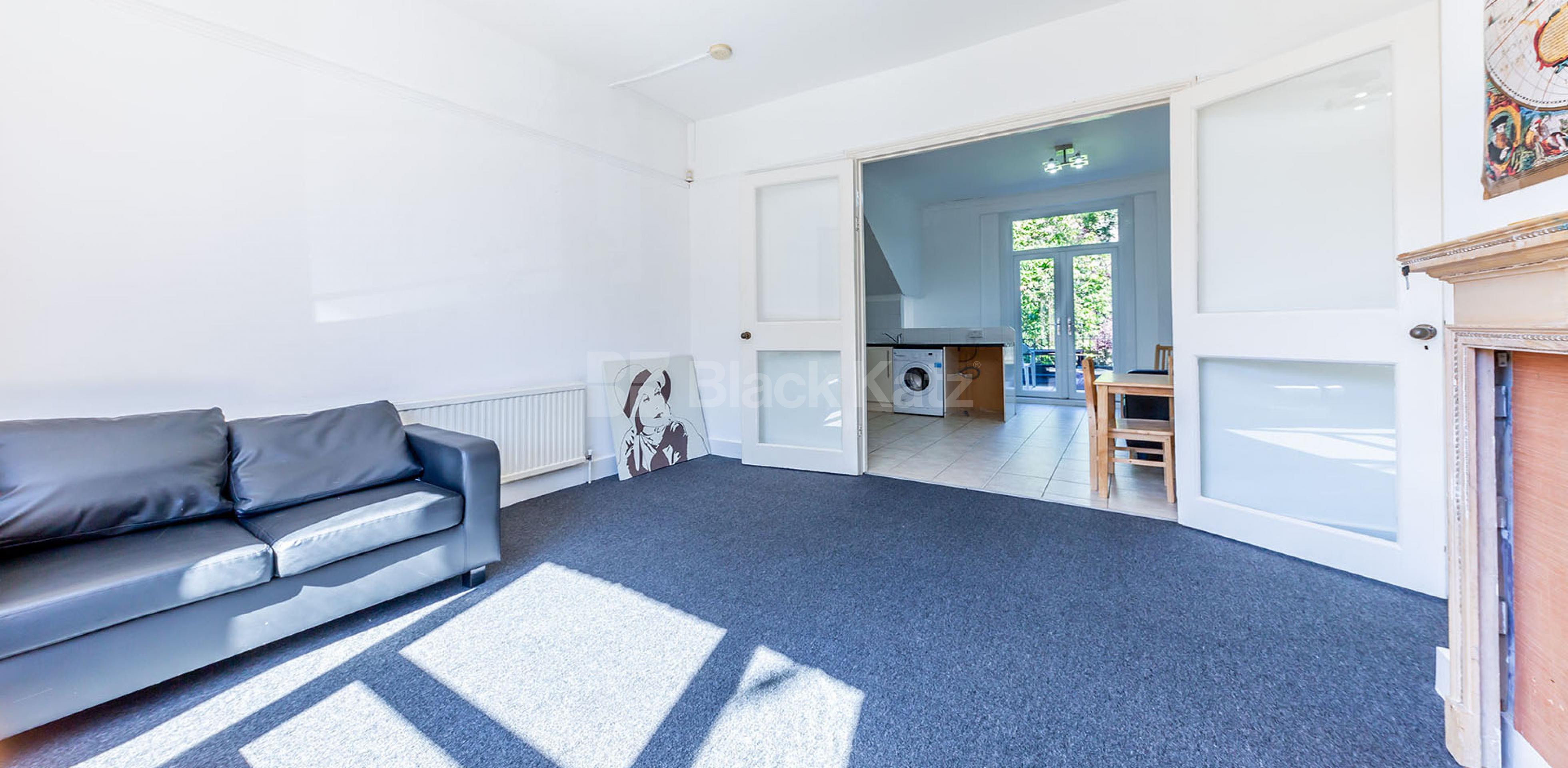 			PERFECT FOR STUDENTS & PROFESSIONALS , 3 Bedroom, 2 bath, 1 reception Flat			 Hungerford Road, York Way / Caledonian Road N7