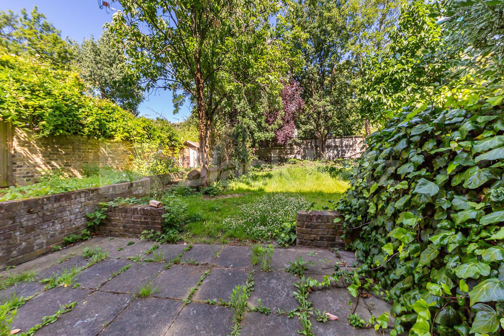 located in the Hillmarton Conservation area a 2 bedroom with a private garden Hungerford Road, Caledonian road / Holloway