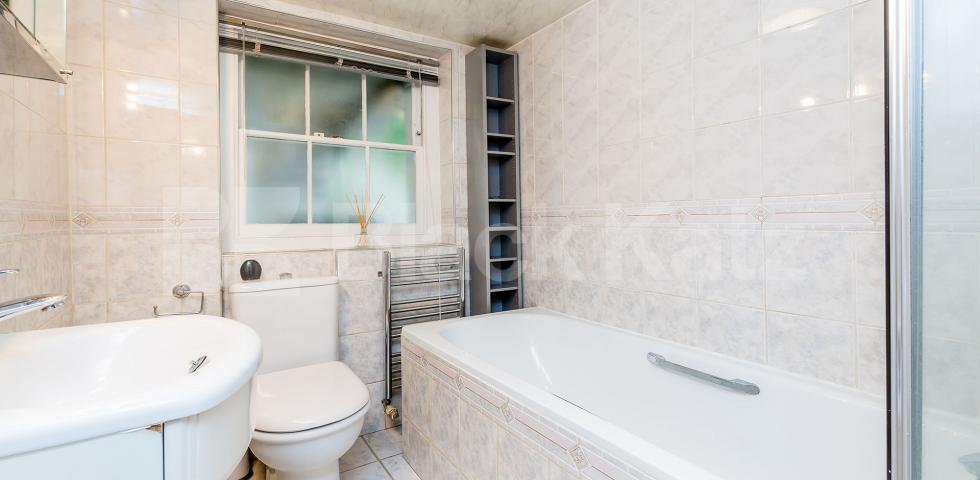 			2 BEDROOM MAISONNETTE WITH GARDEN! MUST SEE, 2 Bedroom, 1 bath, 1 reception Flat			 Barnsbury Road, BARNSBURY-ISLINGTON-ANGEL