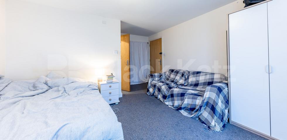 			2 Bedroom, 2 bath, 1 reception Flat			 Manor Gardens, Holloway